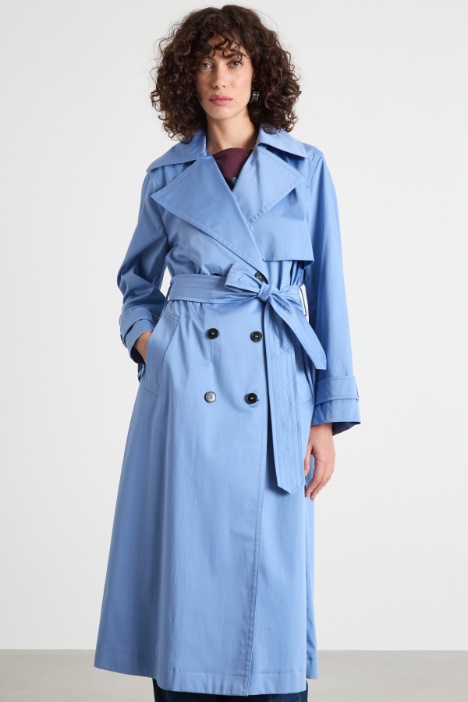 Trench cruzado de raso