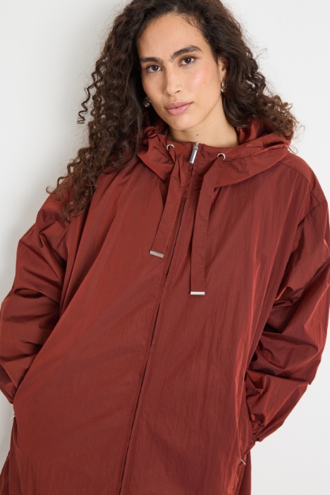 Parka in tessuto tecnico con cappuccio