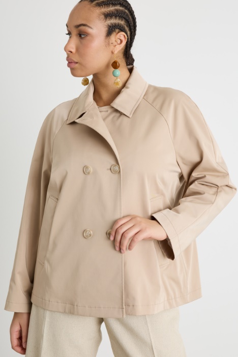 Trench corto in gabardina
