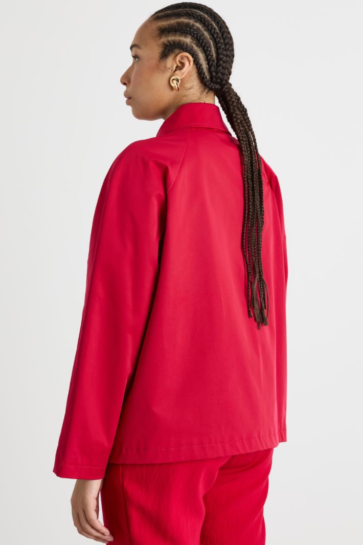 Trench corto in gabardina Intrend - 4