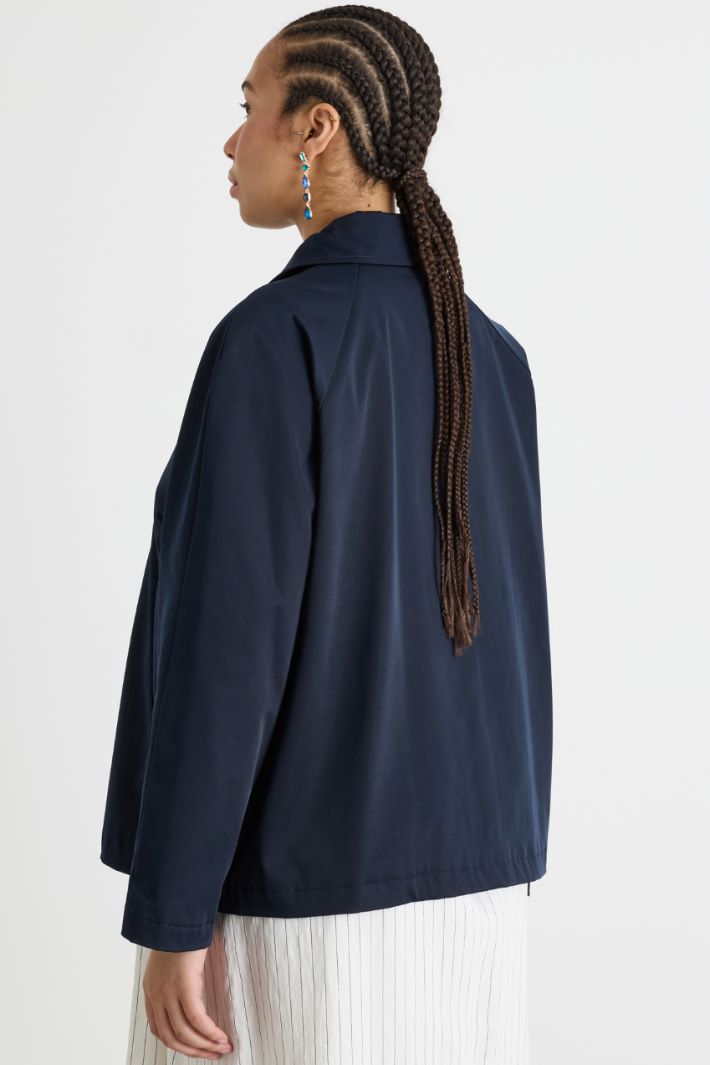 Trench corto in gabardina Intrend - 4