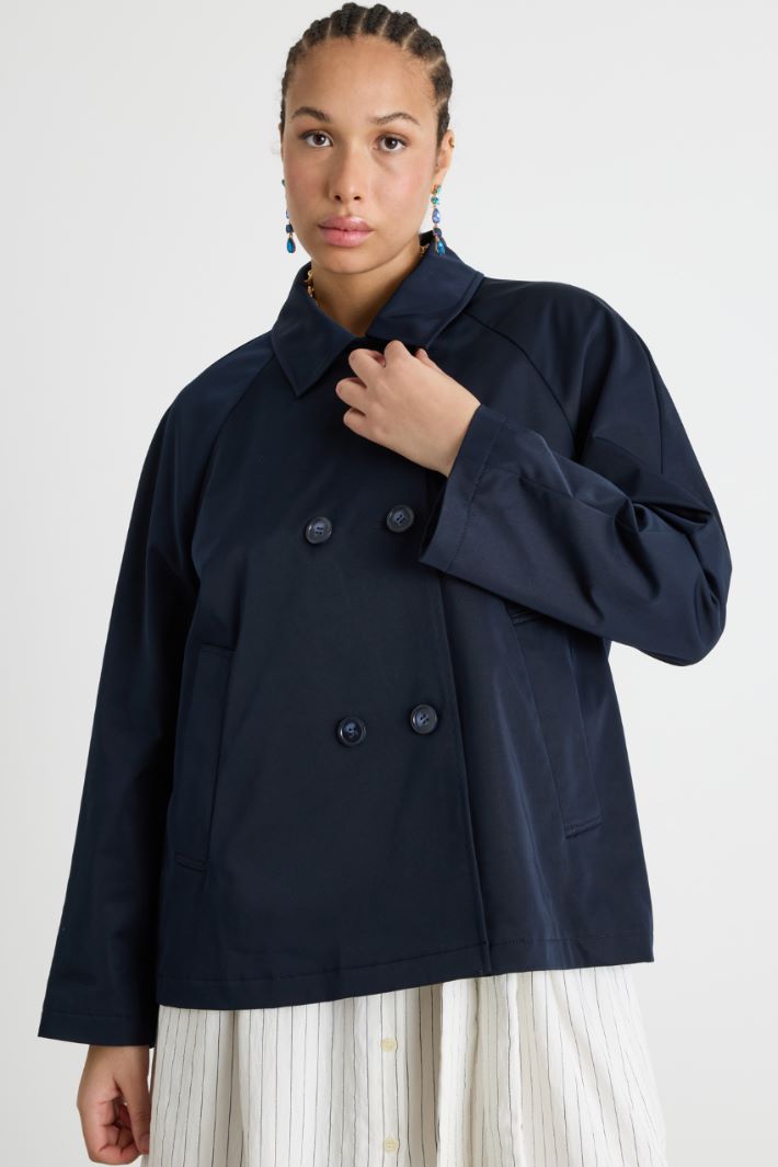 Trench corto in gabardina Intrend - 2