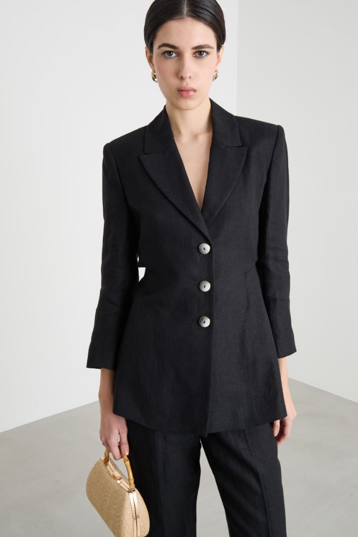 Longline blazer with a cut-out back Intrend - 2