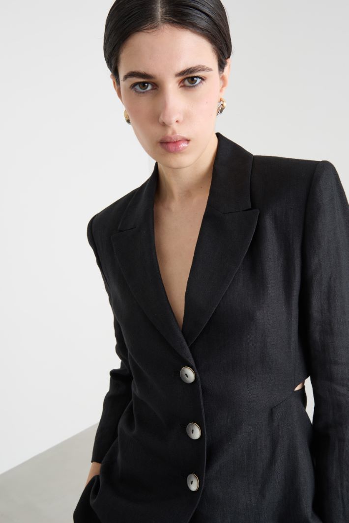 Longline blazer with a cut-out back Intrend - 3