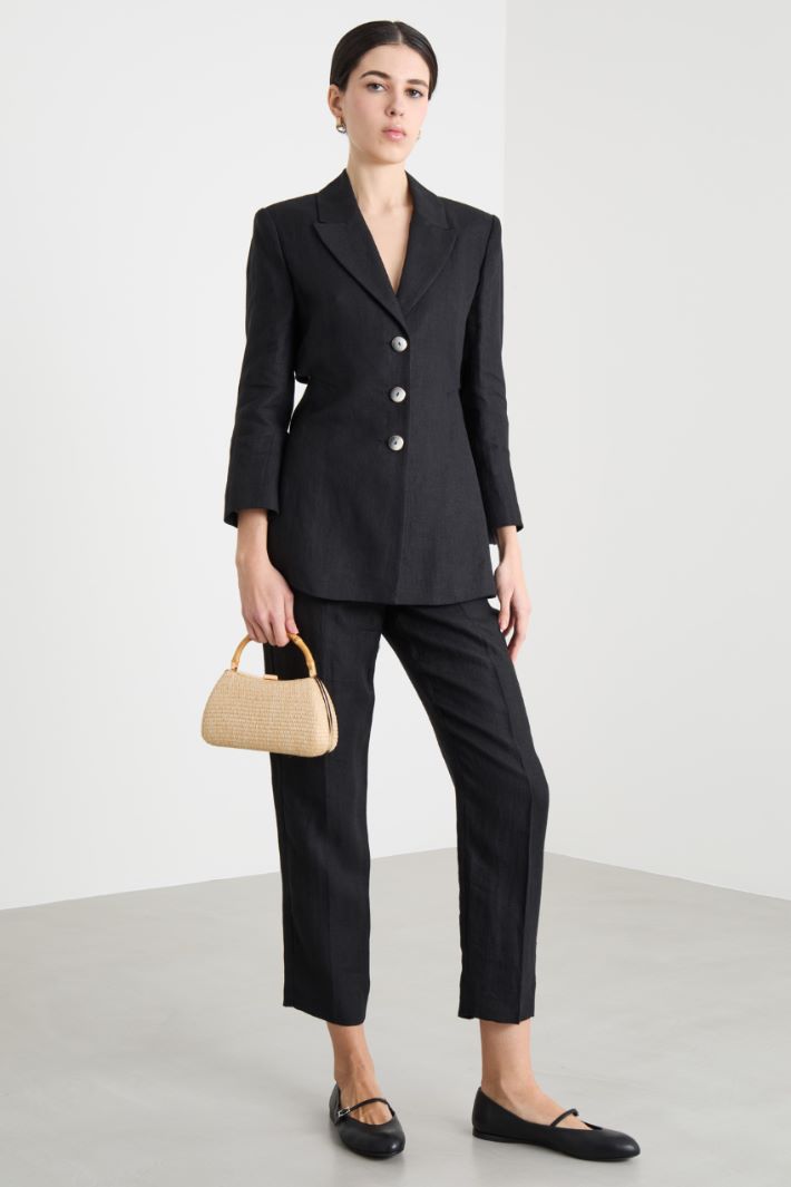 Longline blazer with a cut-out back Intrend