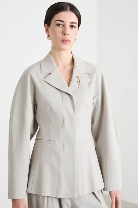 Blazer aderente con piccolo rever