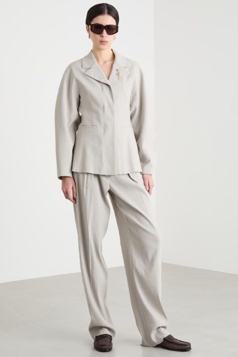 Slim-fit blazer with a narrow lapel Intrend