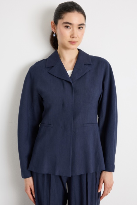 Slim-fit blazer with a narrow lapel Intrend