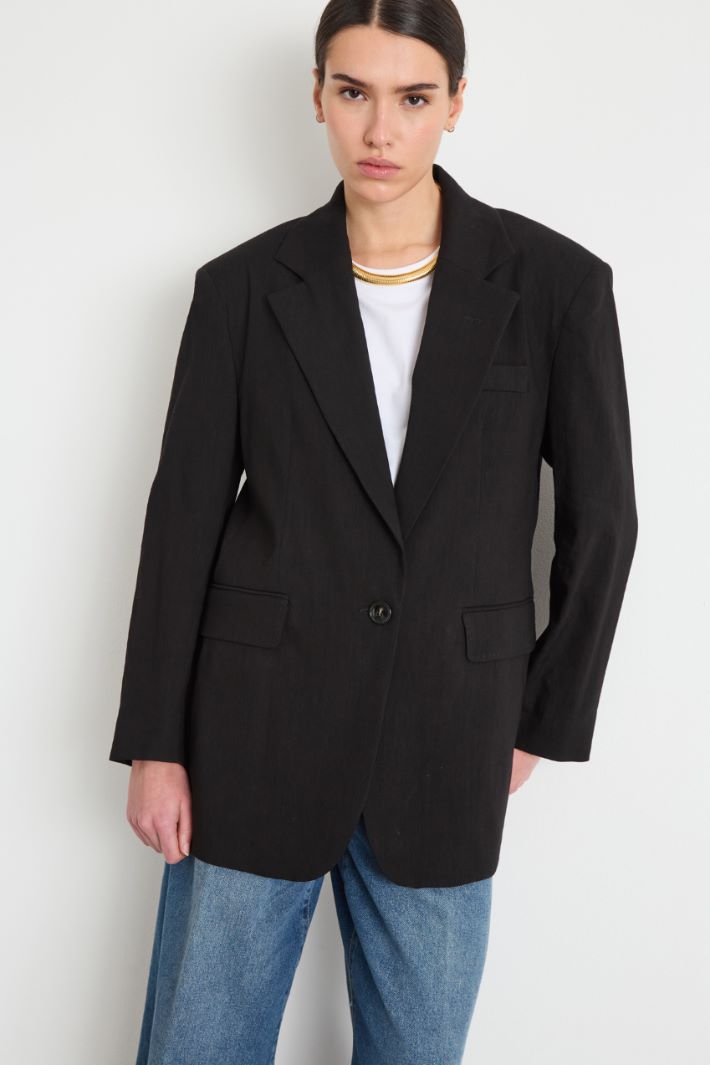 Blazer oversize con broche Intrend - 2
