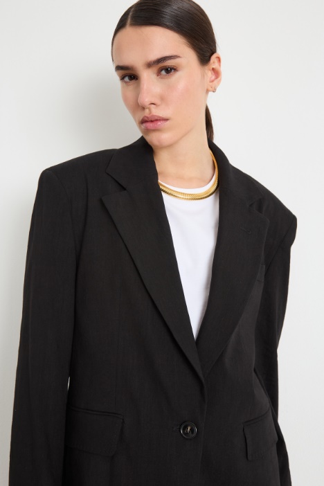Blazer oversize con spilla