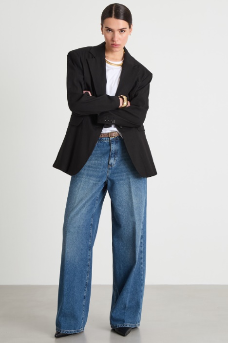 Oversized blazer with brooch Intrend