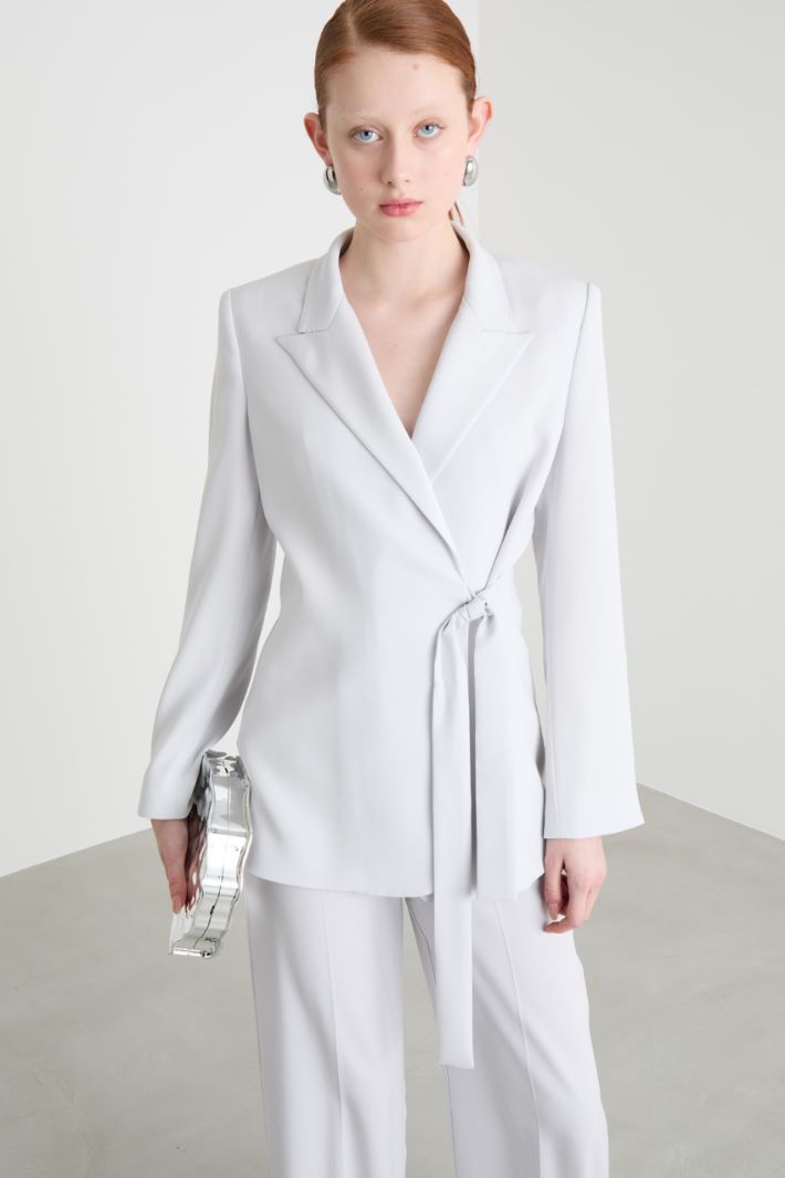 Fitted jacket with ribbon fastening Intrend - 2