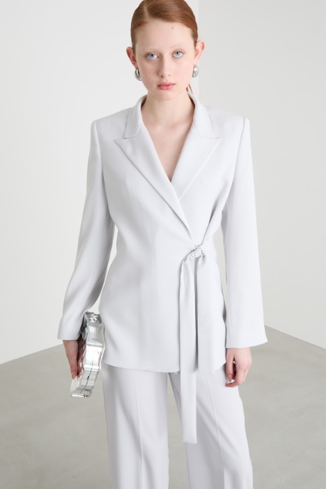 Fitted jacket with ribbon fastening Intrend