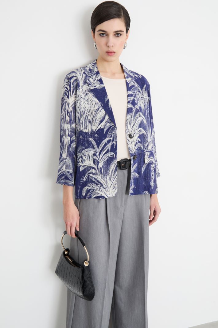 Blazer estampado con cinturón Intrend - 2