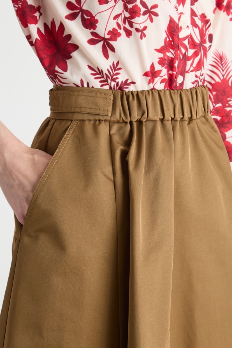 Falda de vuelo de gabardina