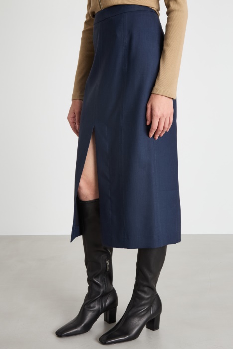 Falda midi con raja central