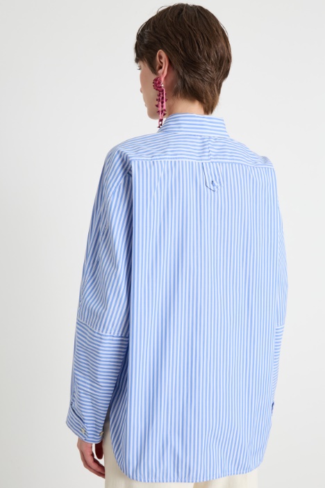Camicia in popeline con applicazione floreale