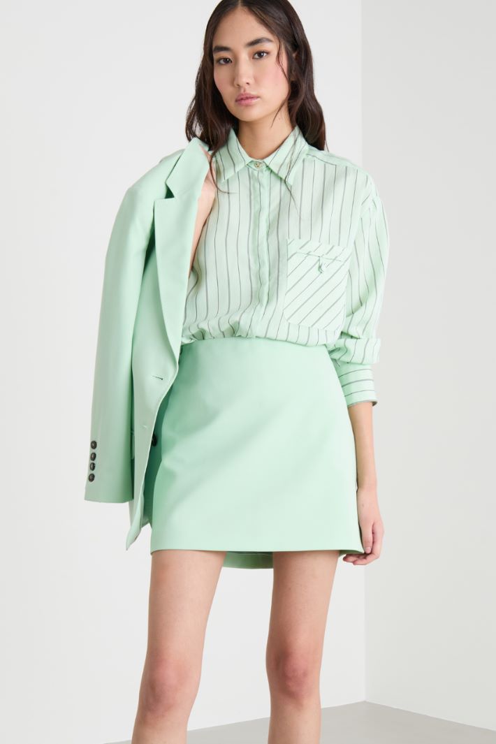 Flowing blouse with pocket detail Intrend - 2