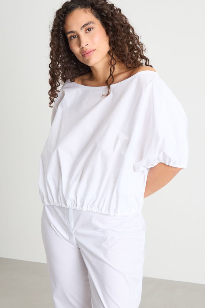 Wide boat-neck cropped blouse Intrend - 2