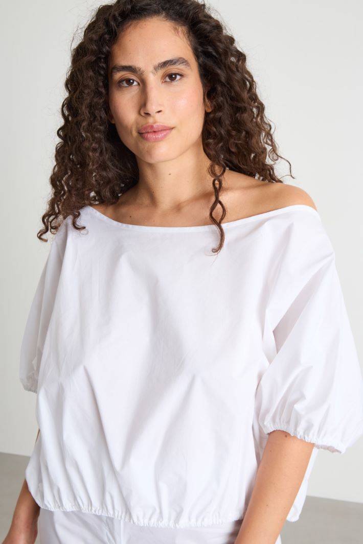 Wide boat-neck cropped blouse Intrend - 3
