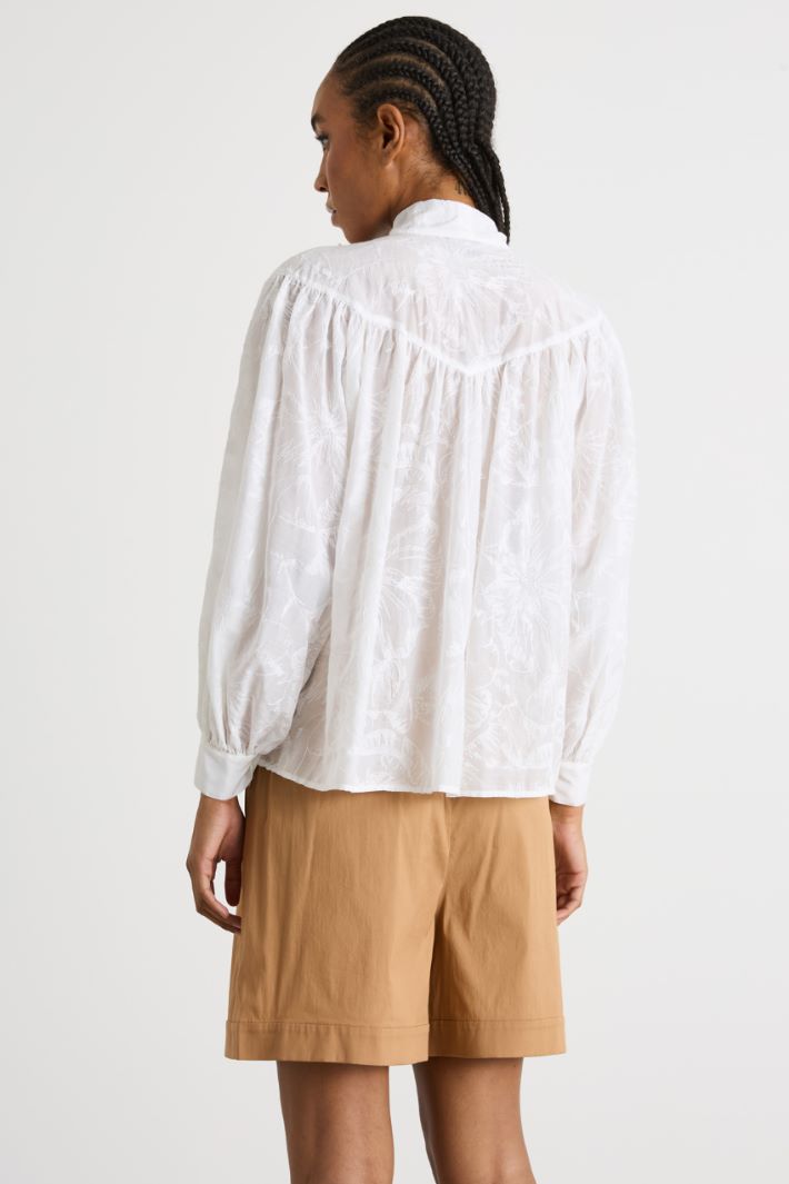 Embroidered muslin blouse Intrend - 4