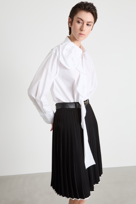 Camicia con rouche e applicazione floreale Intrend