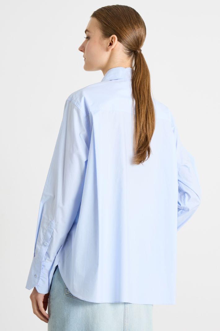 Camisa con ruches y aplicación floral Intrend - 4