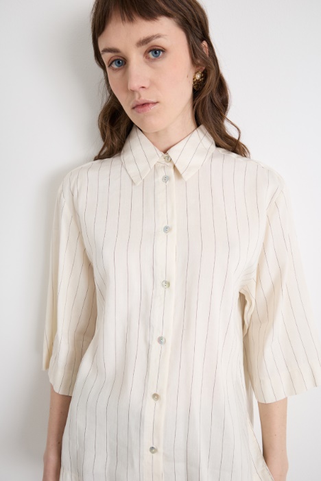 Camicia dritta con maniche corte