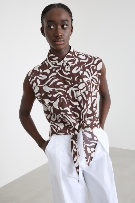 Camicia smanicata in crepe Intrend