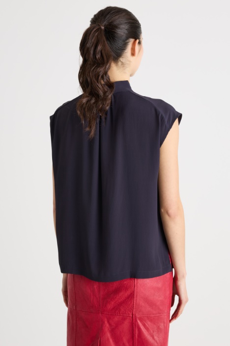 Blusa con collo a foulard