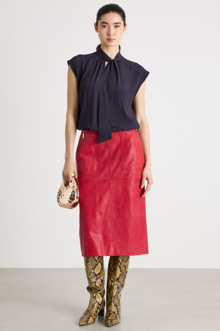 Scarf-collar blouse Intrend