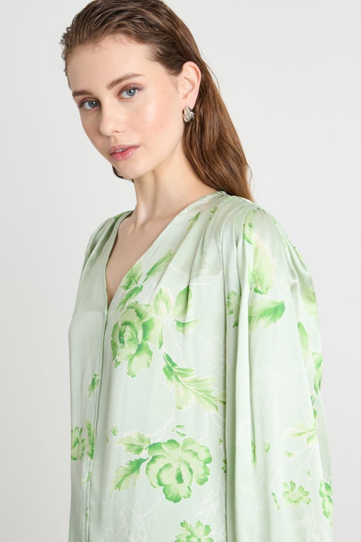 V-neck blouse Intrend - 3