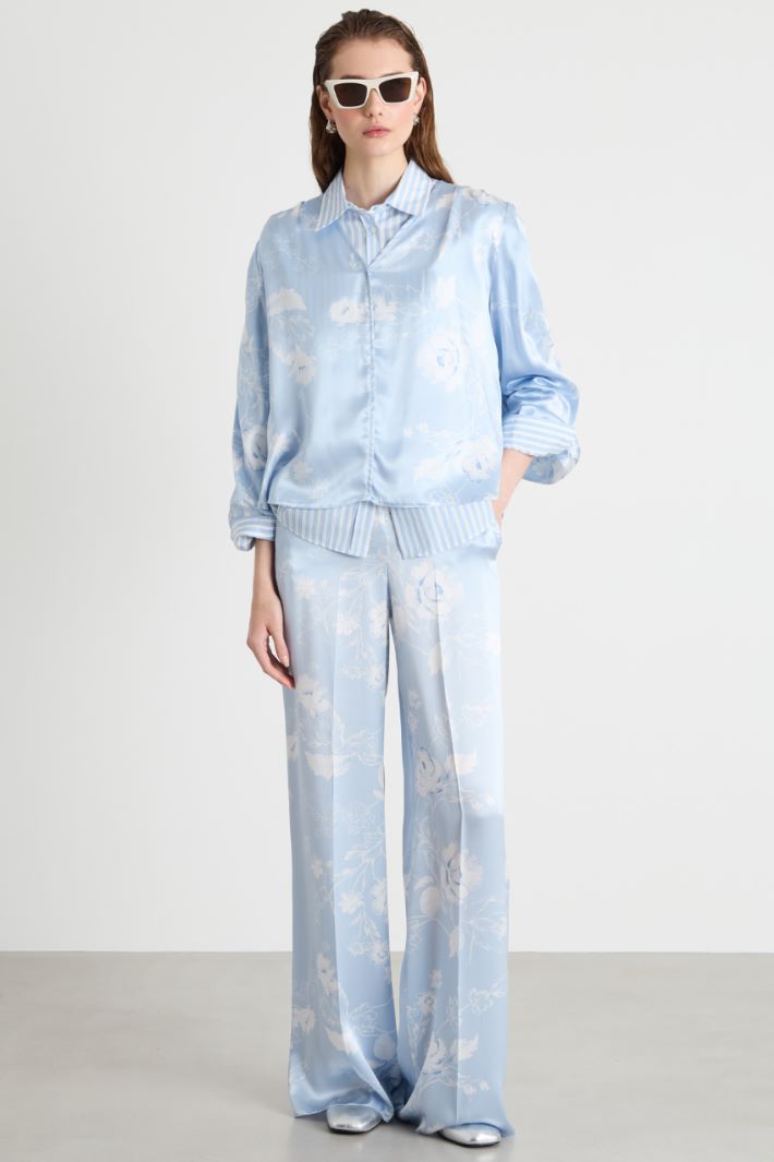 V-neck blouse Intrend