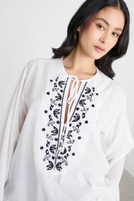Blusa con ricamo di perline