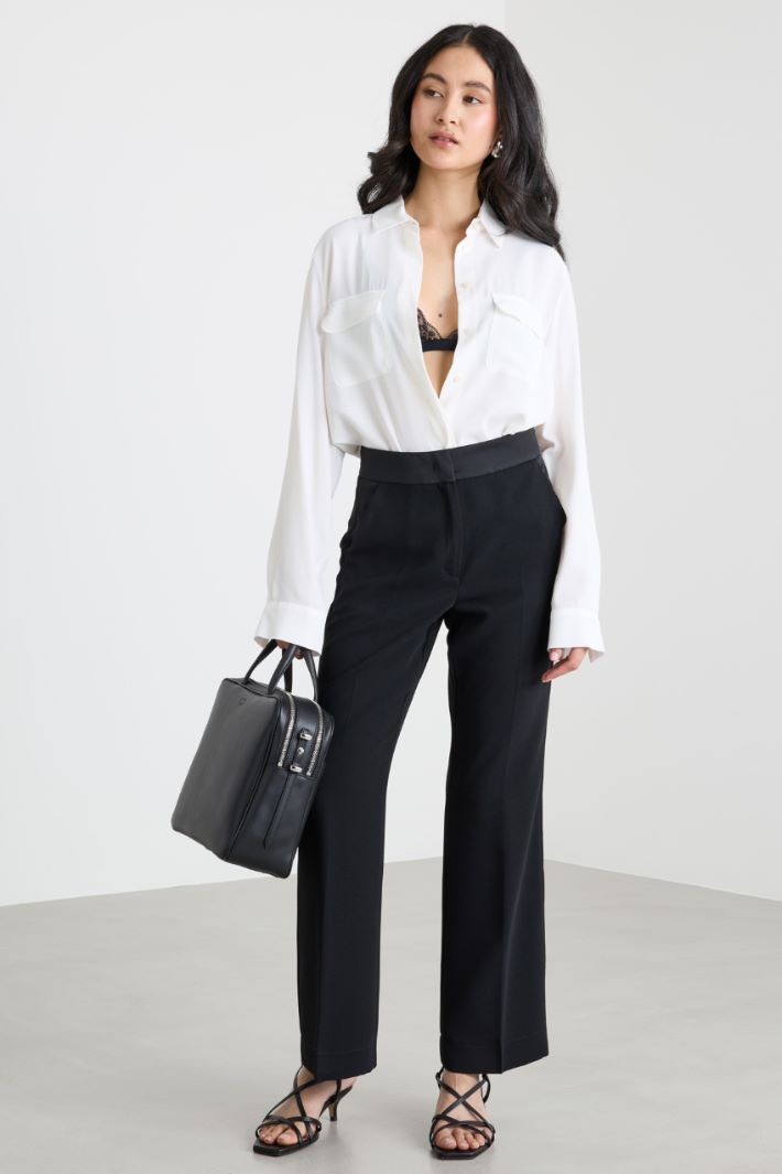 Camicia ampia con tasche Intrend