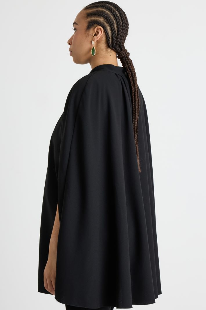 Cappa in crepe con bottoni gioiello Intrend - 4