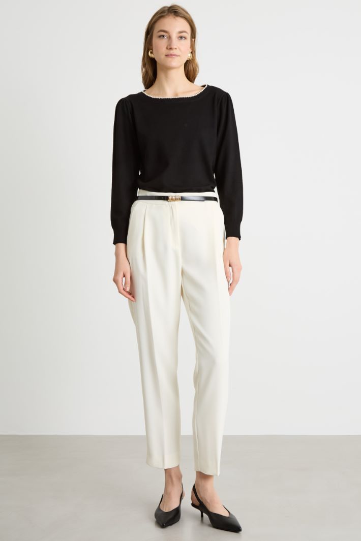 Pantalón de corte cigarrillo con pinzas Intrend