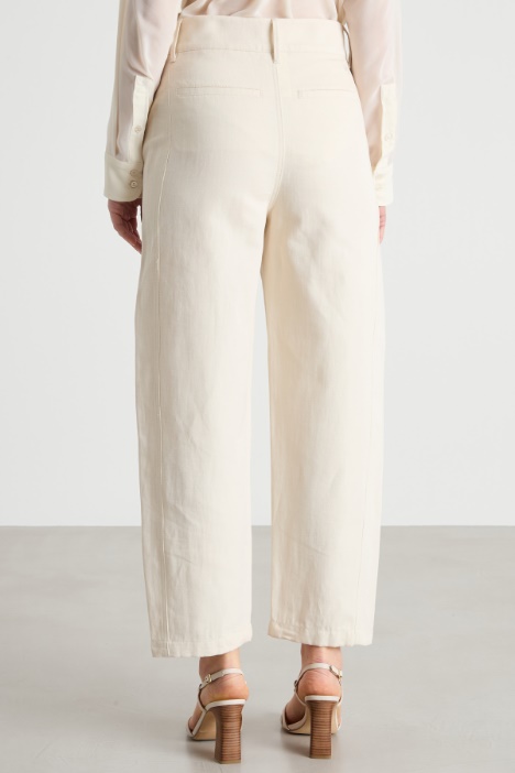 Pantalón amplio