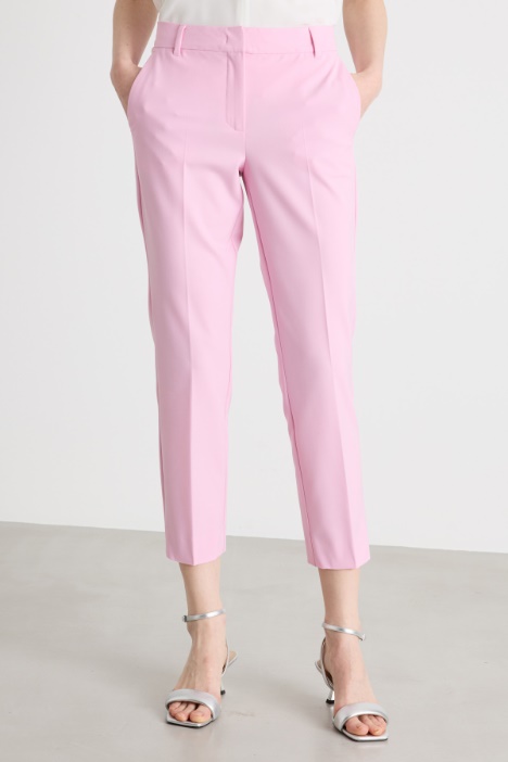 Pantalón de corte cigarrillo