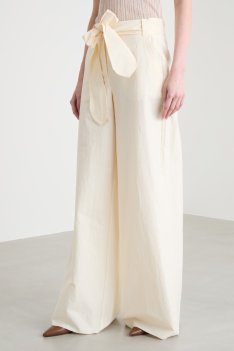Pantalone palazzo con cintura