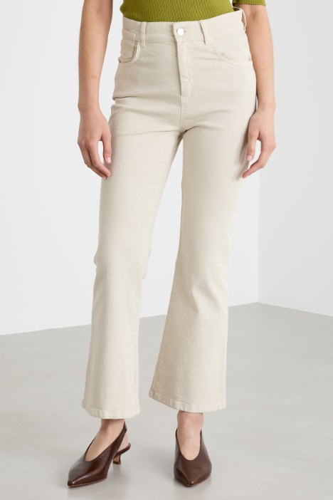 Pantalón de corte ceñido