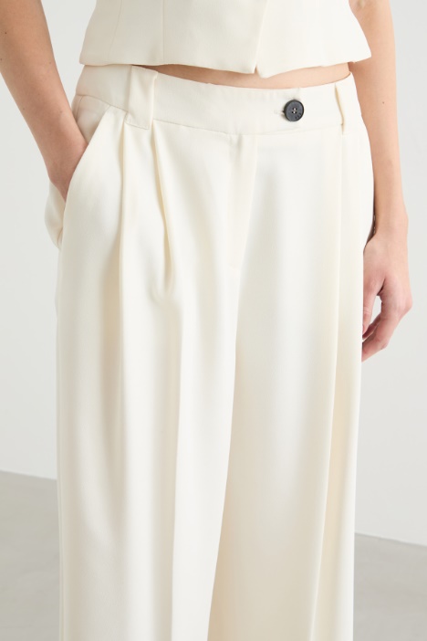 Pantalone ampio in raso