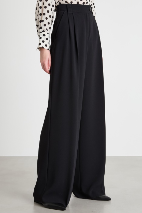 Pantalone ampio in raso