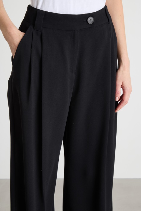 Pantalone ampio in raso