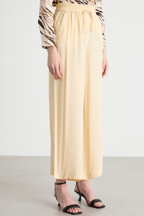 Pantalone in crepe con coulisse