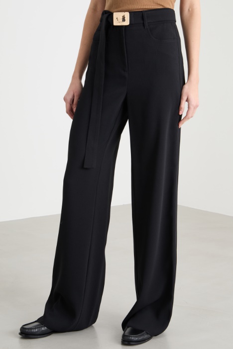 Pantalone fluido con fascia laterale