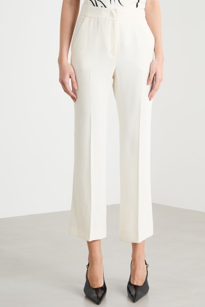 Cropped trousers in technical crepe Intrend - 2