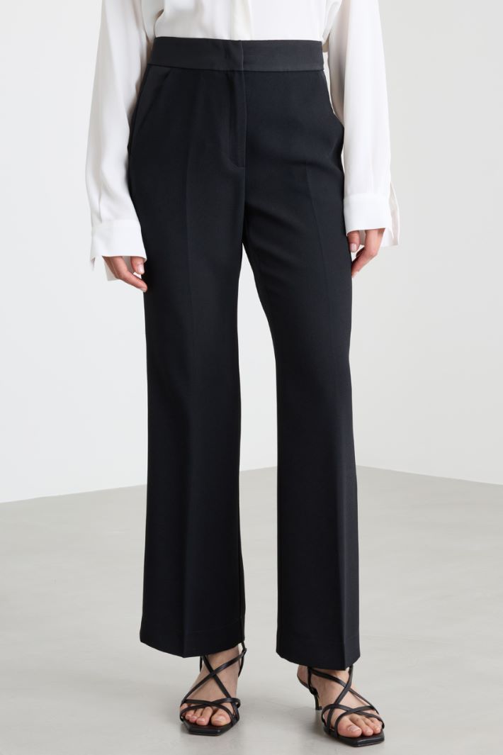 Cropped trousers in technical crepe Intrend - 2