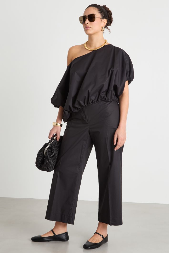 Straight-fit cropped trousers with an elasticated waist Intrend