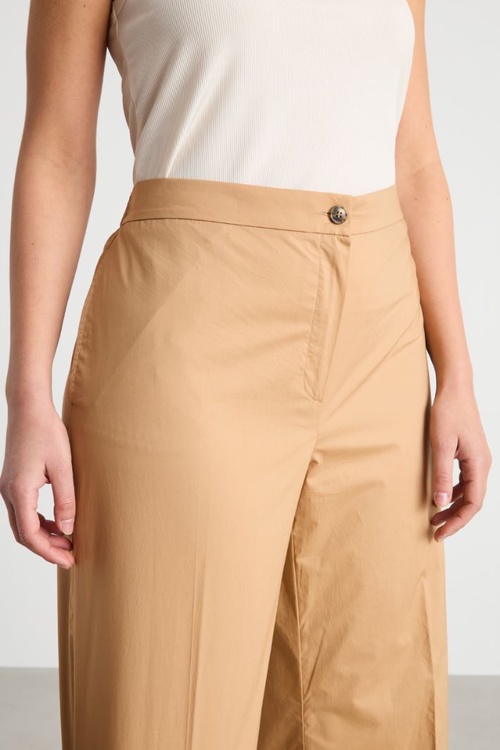 Straight-fit cropped trousers with an elasticated waist Intrend - 3